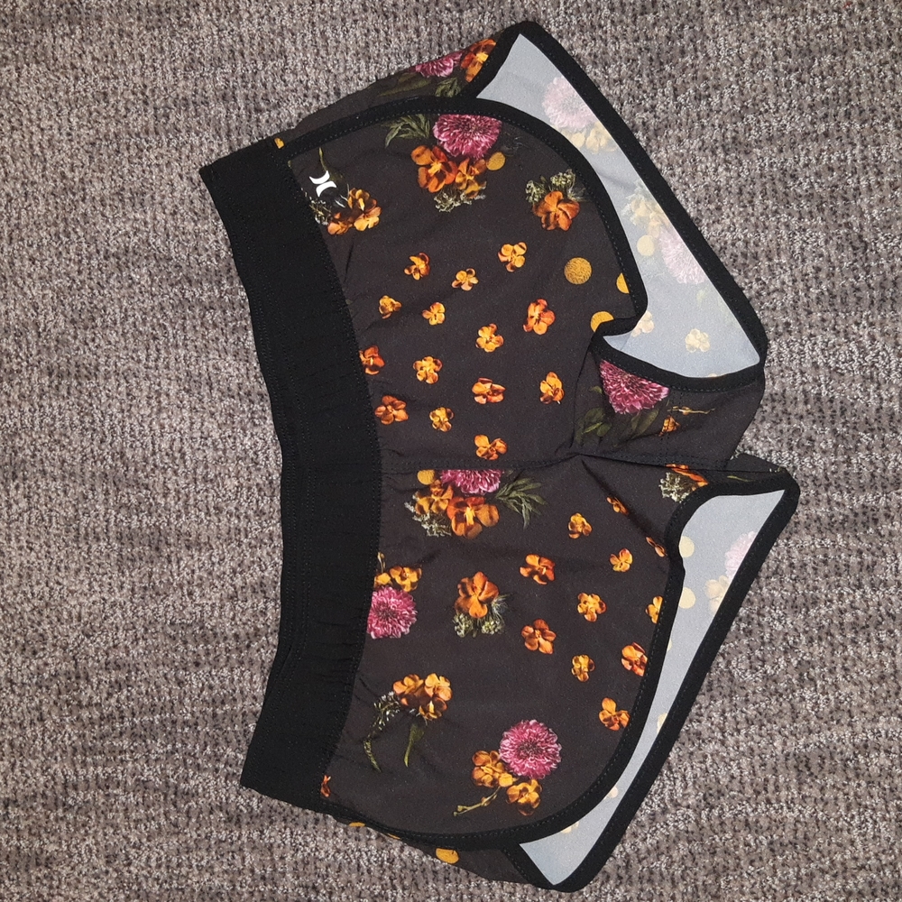 Hurley floral black, pink and gold women's shorts size small